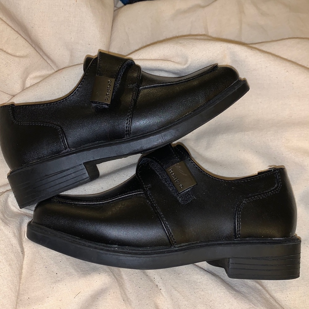 Black Dress Shoes sz11 leather uppers Velcro close